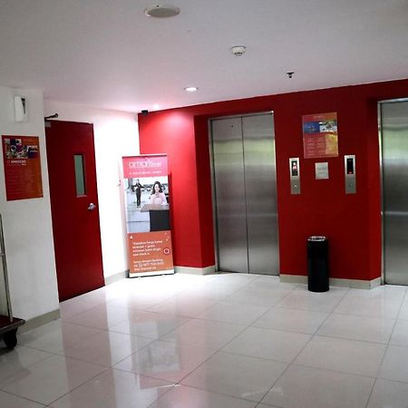 Amaris Hotel Dr. Susilo Grogol Jakarta Eksteriør billede