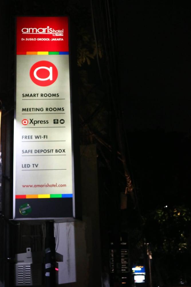 Amaris Hotel Dr. Susilo Grogol Jakarta Eksteriør billede