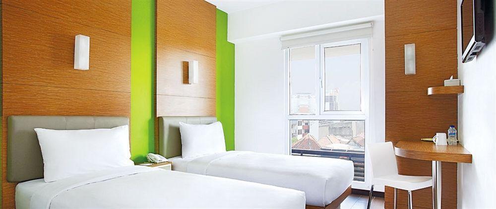 Amaris Hotel Dr. Susilo Grogol Jakarta Eksteriør billede