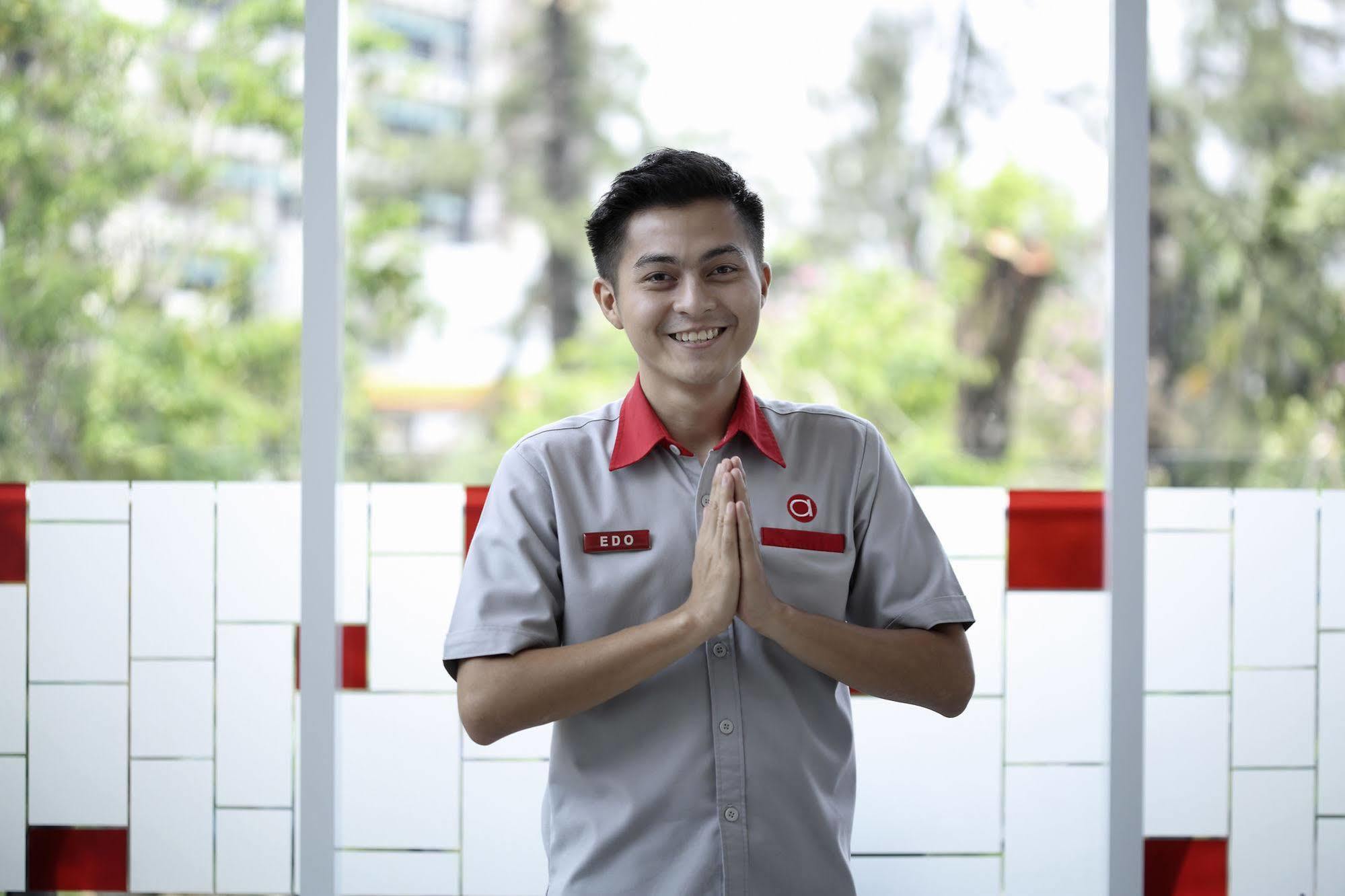 Amaris Hotel Dr. Susilo Grogol Jakarta Eksteriør billede
